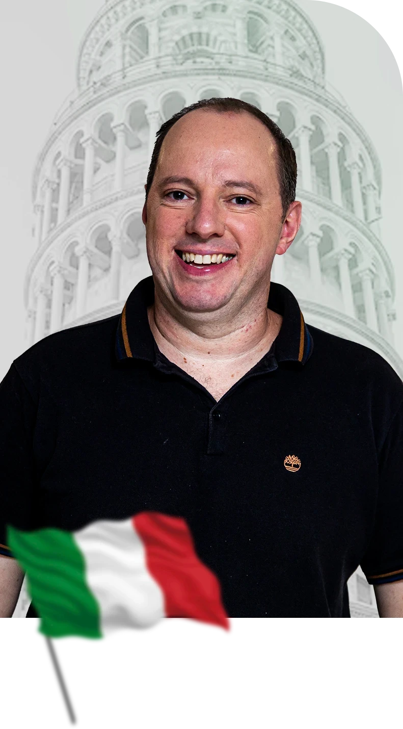 Professor Silvano Formentin sorrindo, com a Torre de Pisa ilustrada ao fundo